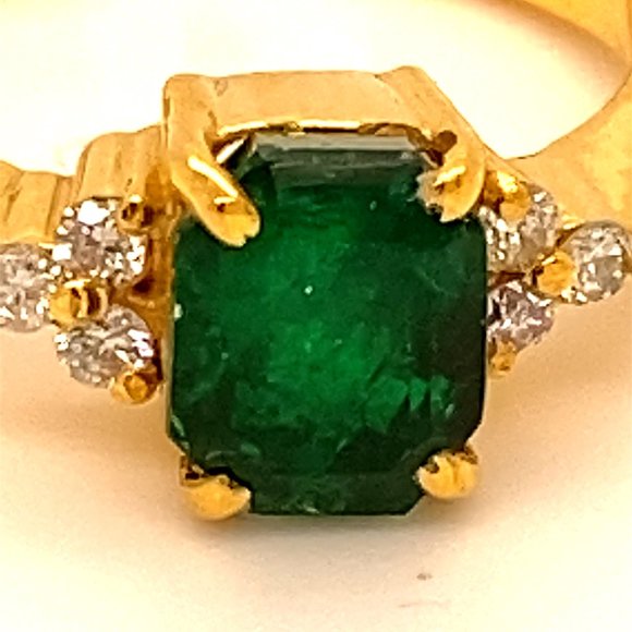 Emerald 1.60ct Diamonds Solid 18K Gold Ring - Picture 6 of 6